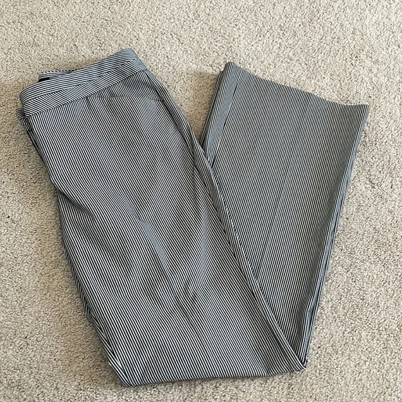 🎈Express Design Studio size 4 🆕 whit out tag 🏷️ - Picture 13 of 14